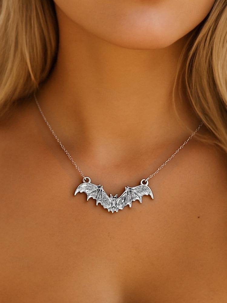 Collier pendentif chauve-souris gothique pour femme - ras de cou vintage en argent pour fêtes costumées, cosplay et mode sorcière de 2025 ? $7.99 –P3