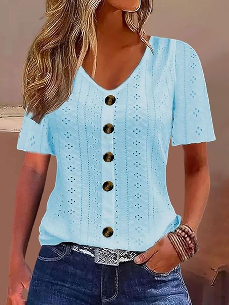 Hauts en dentelle blancs élégants pour femmes Blouse en œillets Hauts quotidiens réguliers à manches courtes col en V Boutons Détente ample Hauts romantiques petits pour l'été Vacances Blanc Rose de 2025 ? $21.99 –P8
