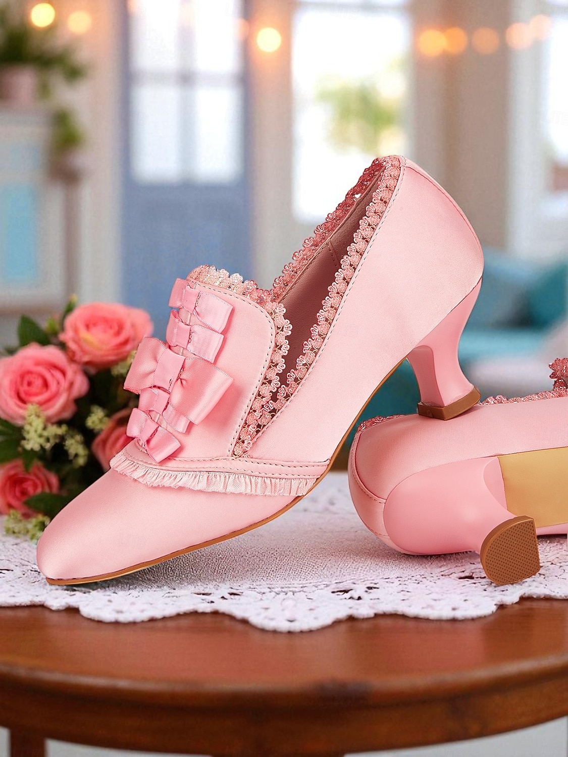 Γυναικεία ροζ σατέν ψηλοτάκουνα πέδιλα με kitten heel – 18ου αιώνα, στυλ ροκοκό βικτωριανής αυλής, παπούτσια για cosplay, tea party και ιστορικές αναπαραστάσεις 2025 - $69.99 –P1