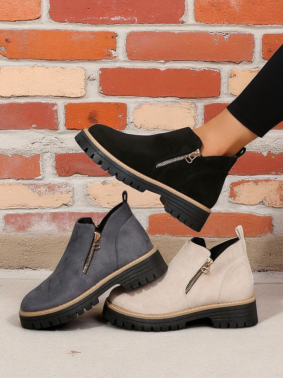 Bottines grises en similicuir pour femme – fermeture zippée latérale, semelle crantée antidérapante, style streetwear automne-hiver élégant de 2025 ? $34.99 –P2