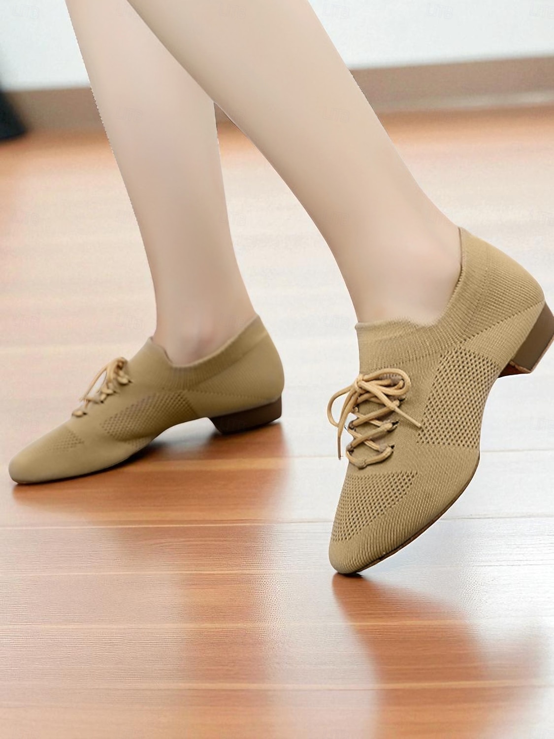 scarpe da ballo professionali da donna - scarpe da jazz e da allenamento in Flyknit rosa corallo con lacci, tacco basso, design leggero e traspirante per spettacoli di ballo da sala, latino e sul del 2026 a $34.99 –P3