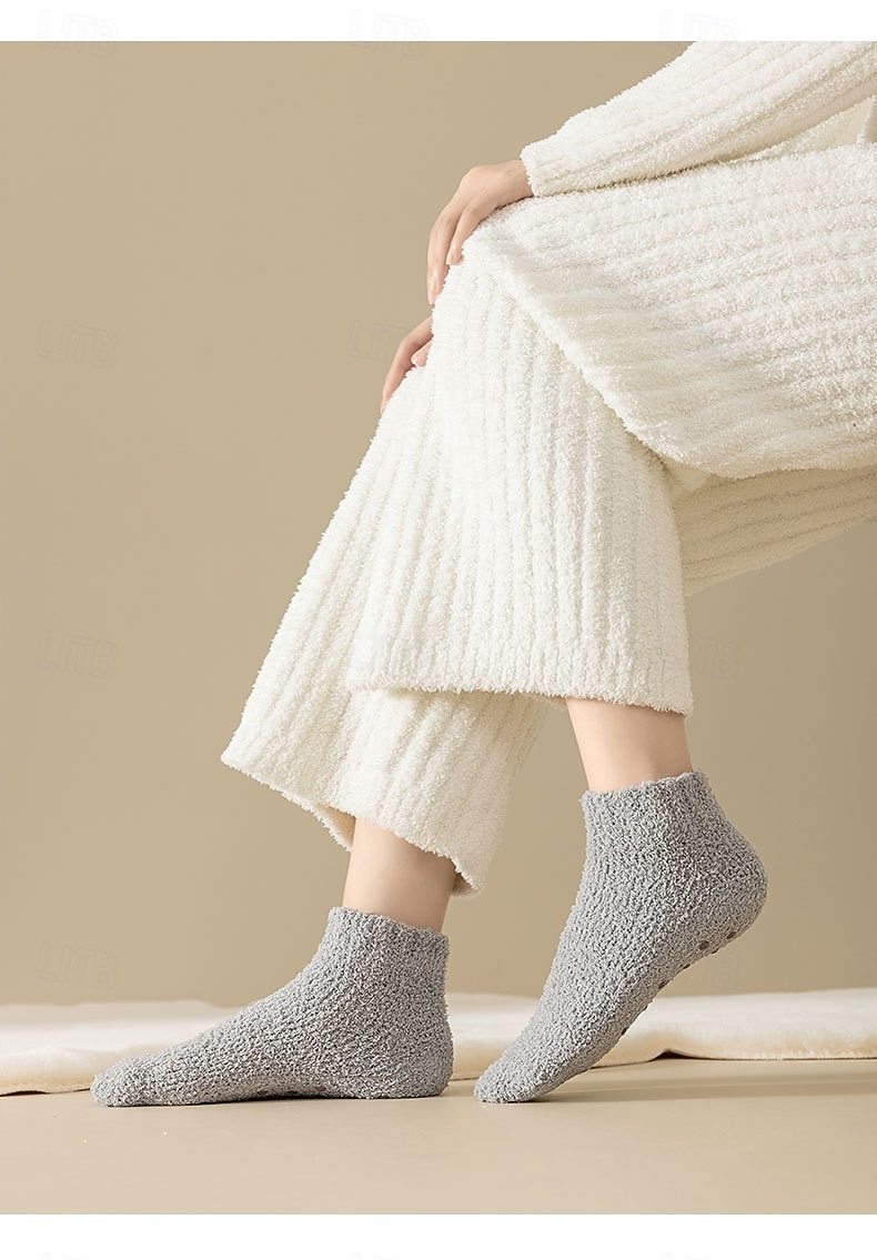 naisten irtoamattomat, näkymättömät sukat, yksivärinen korallifleece paksut talvilattiasukat, lämpimät kotisukat silikonipohjaisilla liukuestepohjilla 2026 - $7.99 –P5