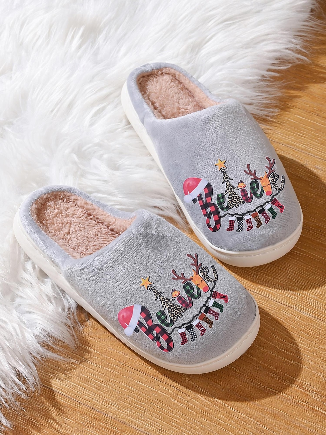 pantofole natalizie grigie da donna con fodera in peluche e stampa Believe: calde scarpe da interno per le vacanze, l'inverno e le riunioni di famiglia del 2025 a $18.99 –P2