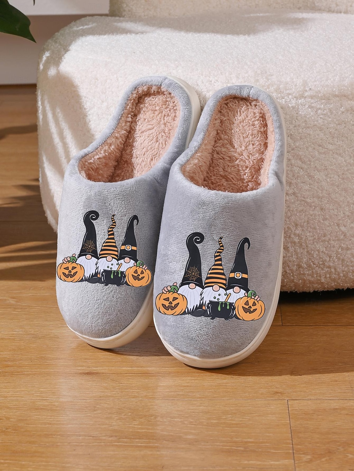 Pantufas femininas de gnomo para Halloween com forro de pelúcia - chinelos confortáveis para casa com estampa de abóbora e chapéu de bruxa para o outono, casais e presentes de Natal de 2025 por $14.99 –P5