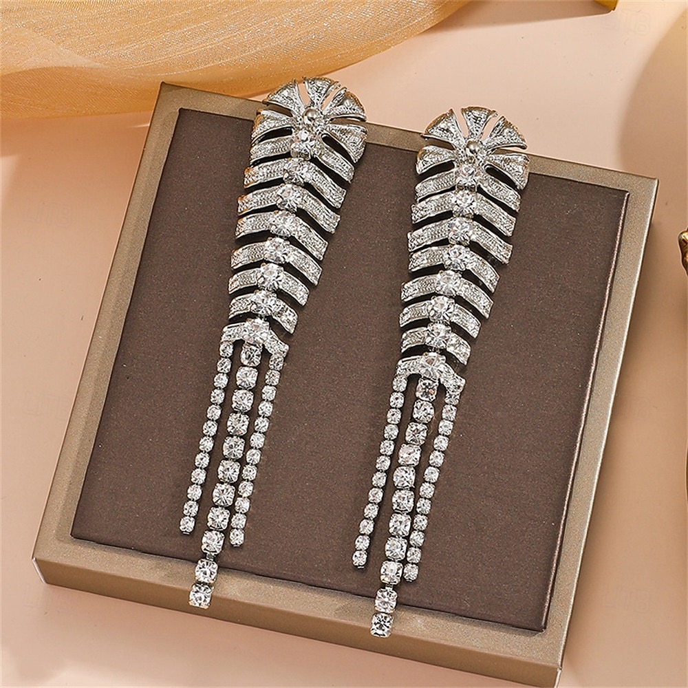 Hoop Earrings Vintage Style Geometrical Floral Vintage Fashion Earrings Jewelry Black / White For Wedding Party Valentine's Day Gift Engagement Festival 1 Pair 2026 - $17.49 –P4