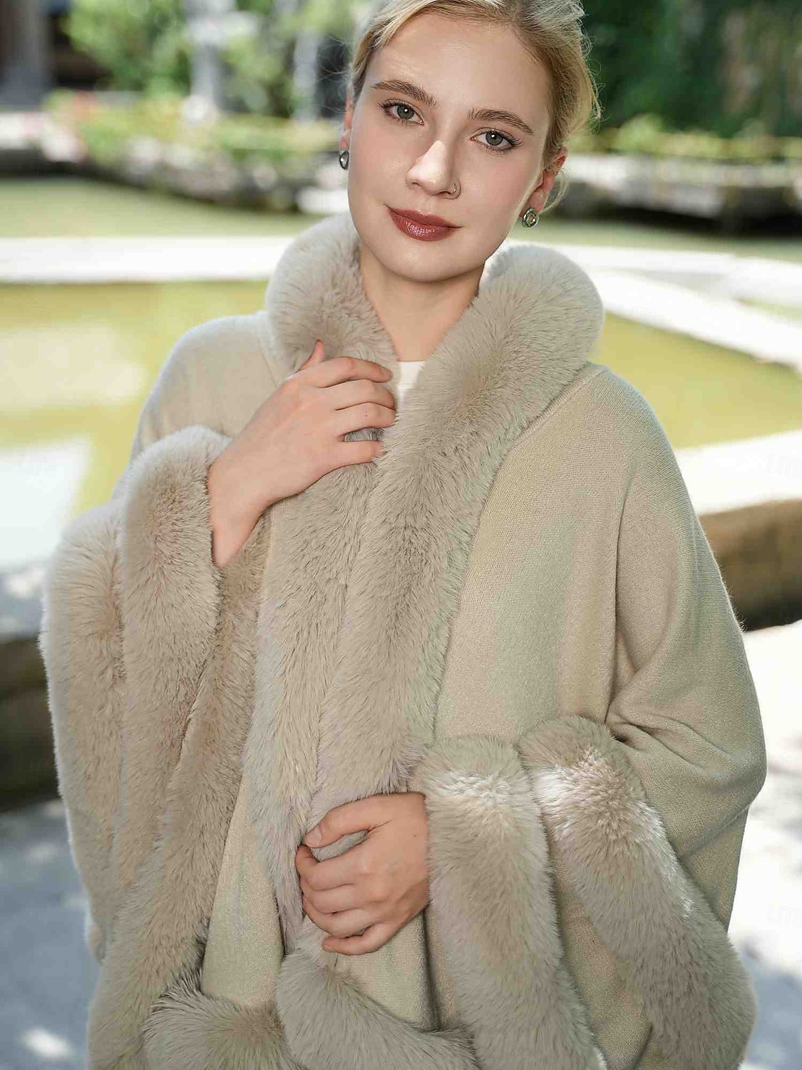 Écharpes en Fausse Fourrure Élégant Garder au Chaud Sans manches Manche Chauve-souris Polyester Boléros de Mariage Avec Couleur unie Pour Occasion Spéciale Automne & Hiver de 2025 ? $74.99 –P17