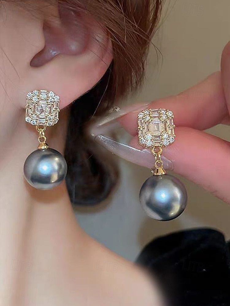 Boucles d'oreilles en perles et strass pour femmes - Boucles d'oreilles à tige en or avec breloque en grappe sur le dessus, bijoux en alliage élégants pour le travail, les rendez-vous et les occasions formelles de 2025 ? $3.49 –P3