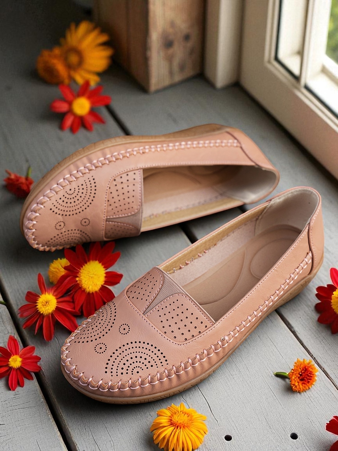 naisten slip-on-loaferit laserleikatuilla yksityiskohdilla – rennot matalat mokkasiinit jokapäiväiseen kävelyyn ja autoiluun 2026 - $29.99 –P1
