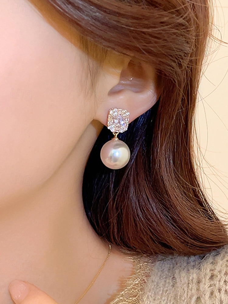 Boucles d'oreilles en perles et strass pour femmes - Boucles d'oreilles à tige en or avec breloque en grappe sur le dessus, bijoux en alliage élégants pour le travail, les rendez-vous et les occasions formelles de 2025 ? $3.49 –P2