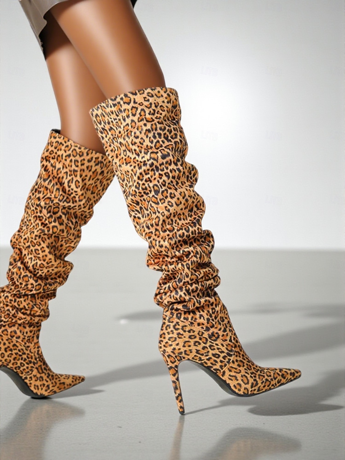 Bottes hautes pour femmes, style jambe large, convertibles au-dessus du genou, bottes à talon aiguille à bout pointu en daim pour des tenues de mode décontractées urbaines de 2025 ? $69.99 –P10