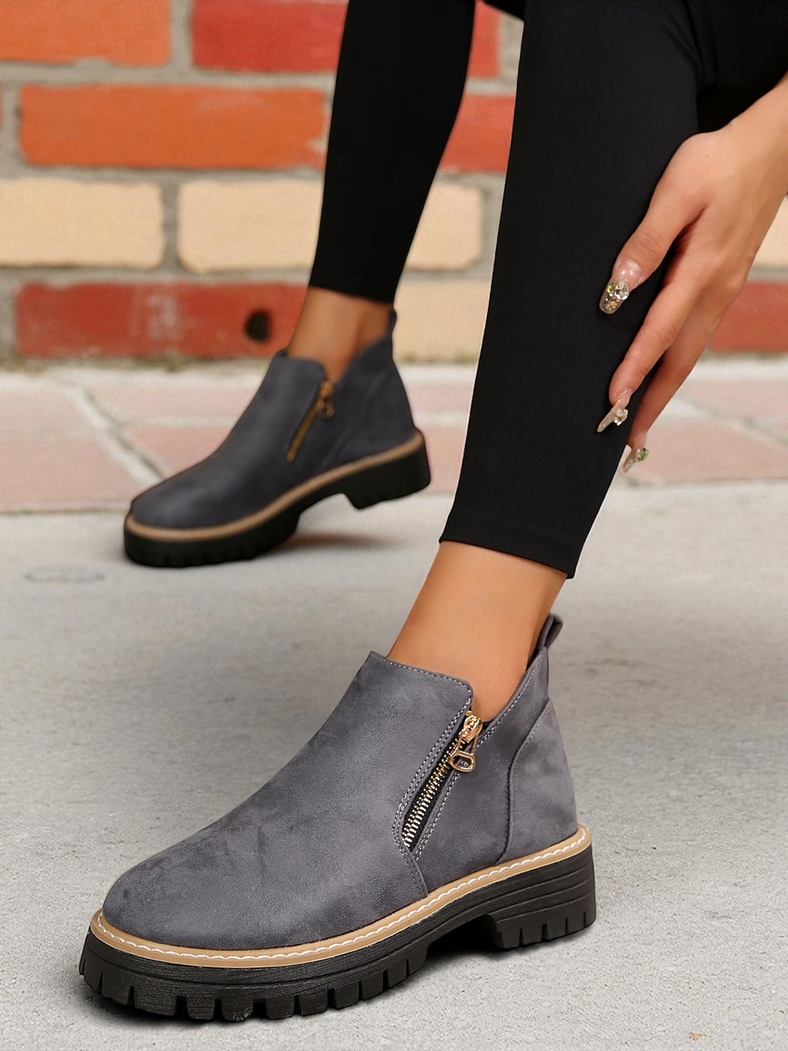 Bottines grises en similicuir pour femme – fermeture zippée latérale, semelle crantée antidérapante, style streetwear automne-hiver élégant de 2025 ? $34.99 –P6