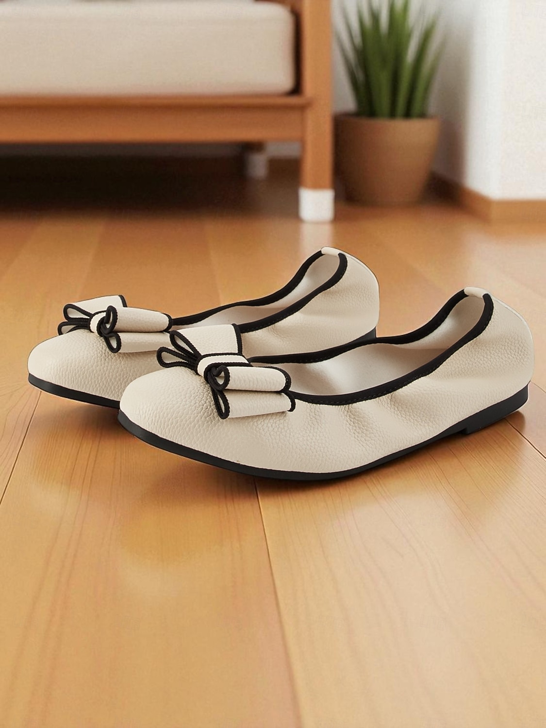 Ballerines en similicuir crème pour femmes - chaussures à enfiler à bout rond avec bordure noire et nœud décoratif, chaussures confortables pour un usage décontracté, au bureau et au quotidien de 2025 ? $34.99 –P2