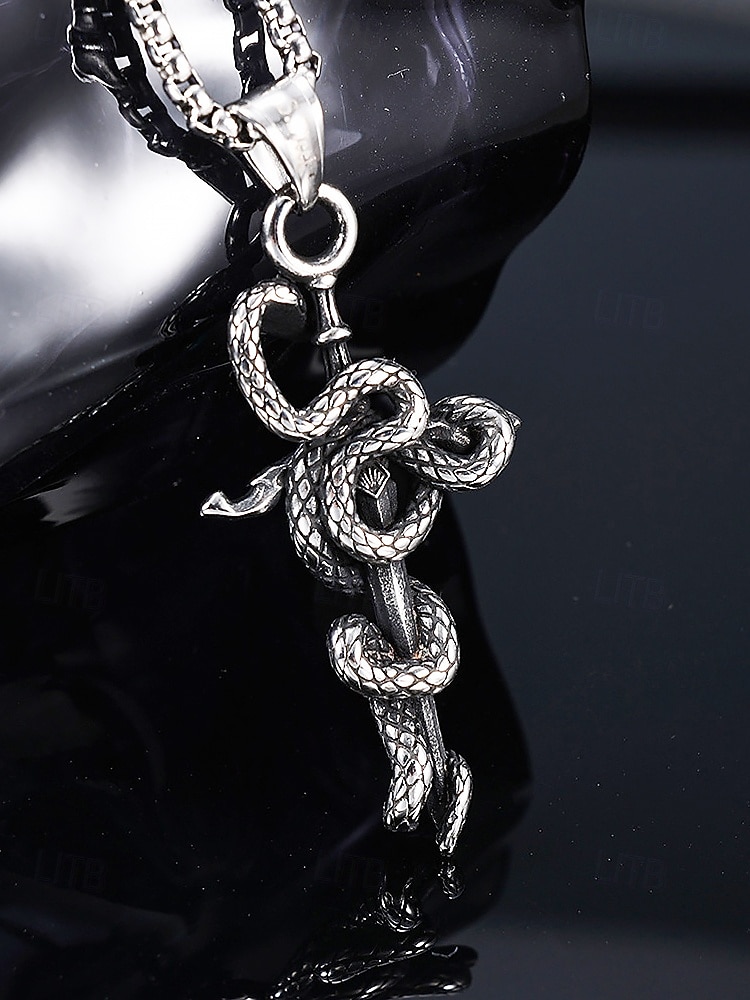 Collana con ciondolo a forma di spada e serpente in acciaio al titanio per Halloween da uomo – gioielli con catena a croce in stile punk gotico per feste in maschera, cosplay e moda quotidiana del 2025 a $11.99 –P4