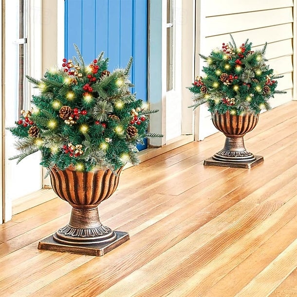 Urna de árbol de Navidad artificial preiluminada, decoración navideña para exteriores con plantas artificiales adornadas con adornos variados y luces LED blancas preinstaladas, decoración navideña con 2025 - $29.99 –P17