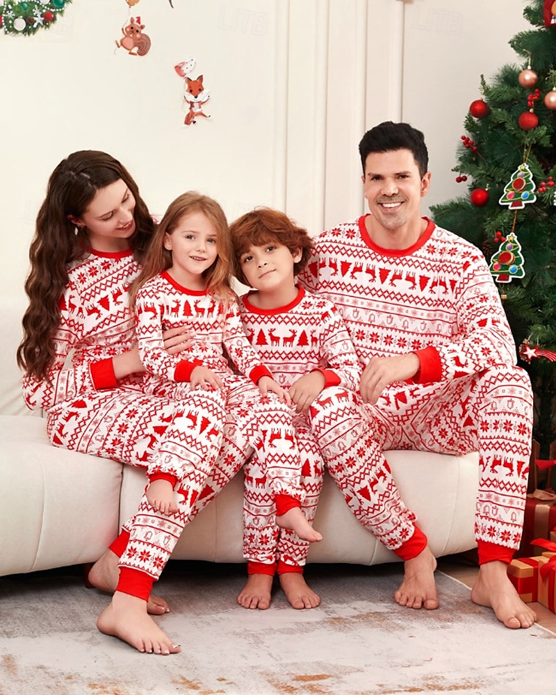 2025年 ファミリールック パジャマ クリスマス柄 家 プリント ルビーレッド 長袖 活発的 マッチング衣装  コレクション – $19.49 –P2