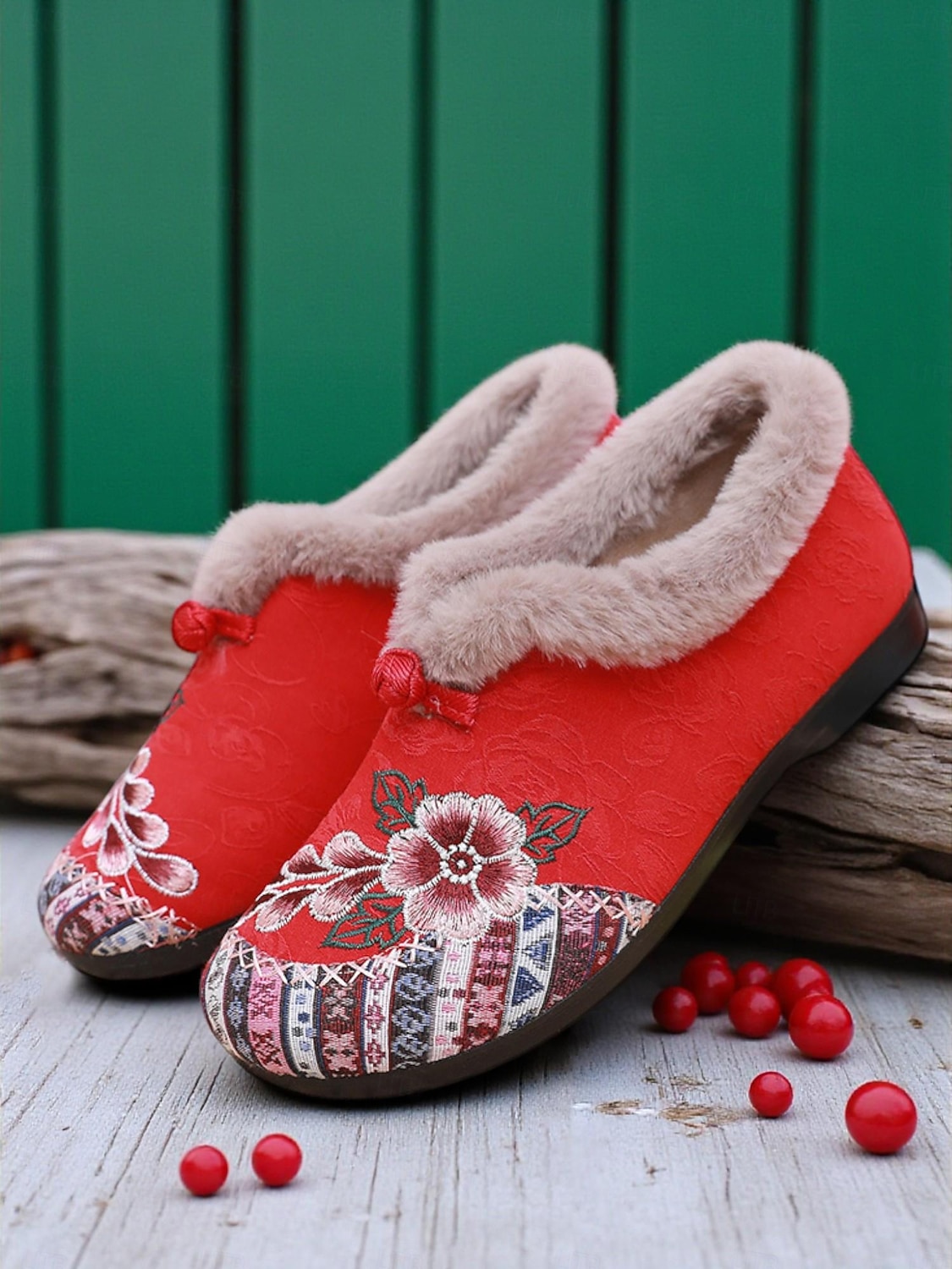 scarpe slip-on da donna con fodera in pelliccia ricamata rossa e motivo floreale, calde scarpe invernali per Natale, periodo festivo e abbigliamento casual del 2025 a $24.99 –P2