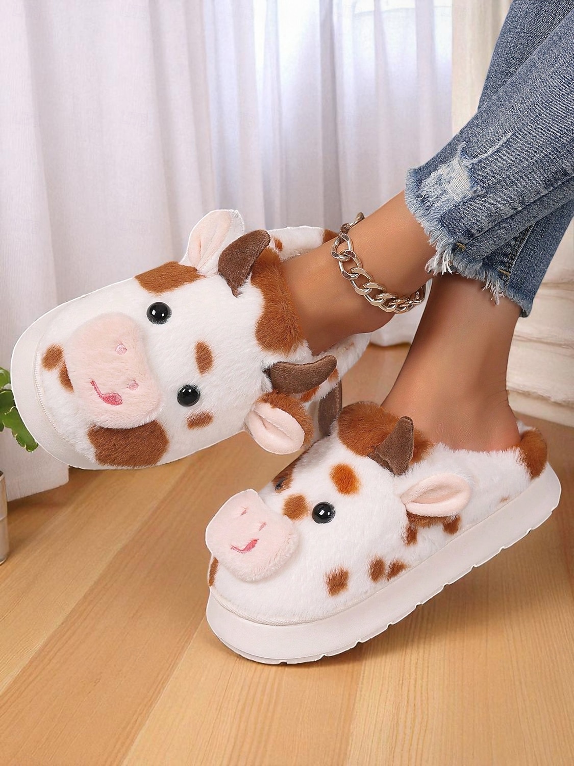 Papuci drăguți de pluș pentru femei, cu model de vacă, cu design 3D cu animale și căptușeală moale – pantofi confortabili de iarnă pentru casă și cadouri de sărbători 2025 - $19.99 –P2