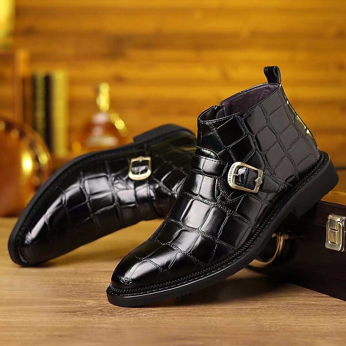 Bottines à boucle en similicuir marron pour homme, effet crocodile, idéales pour les événements formels et les tenues d'automne élégantes. de 2025 ? $46.99 –P5