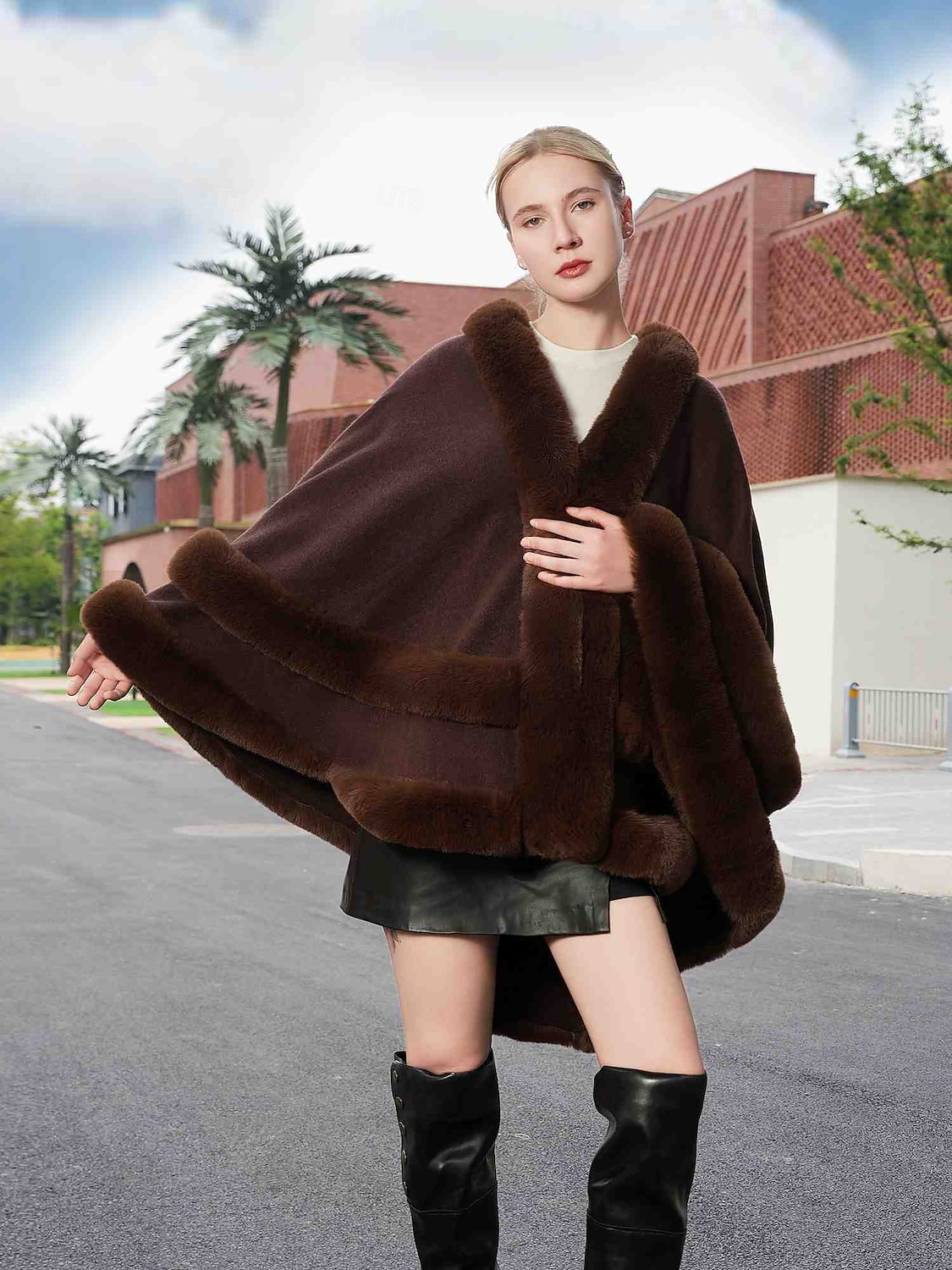 Pelssjal Plus Size Curve Hold Varm Ermeløs Flaggermusermer Polyester Bryllup Wrap Med Ren Farge Til Spesiell Leilighet Høst vinter 2025 - $113.99 –P11