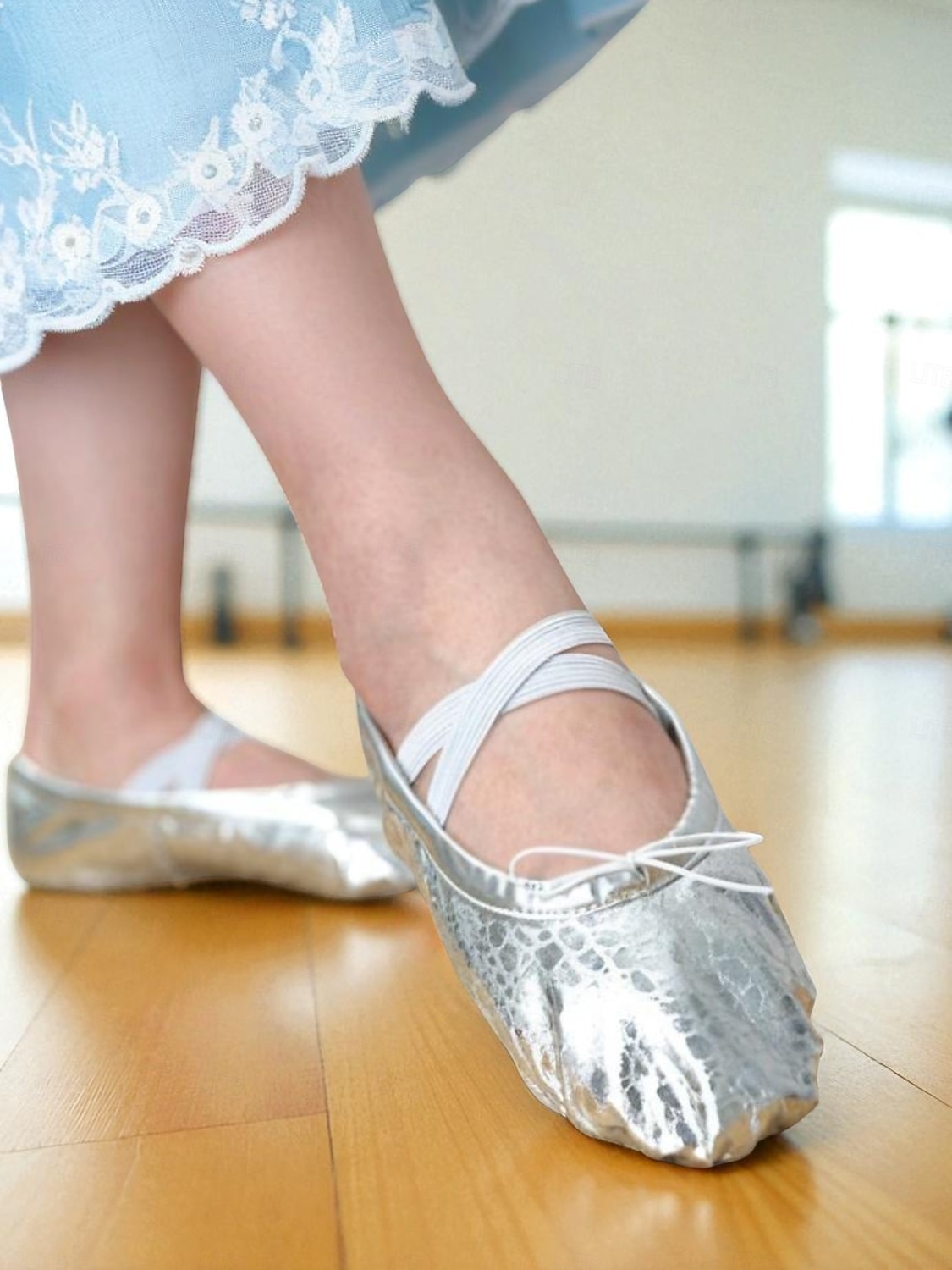 sapatilhas femininas douradas metálicas com tiras elásticas cruzadas - sapatos de dança profissionais de 2025 por $14.99 –P3