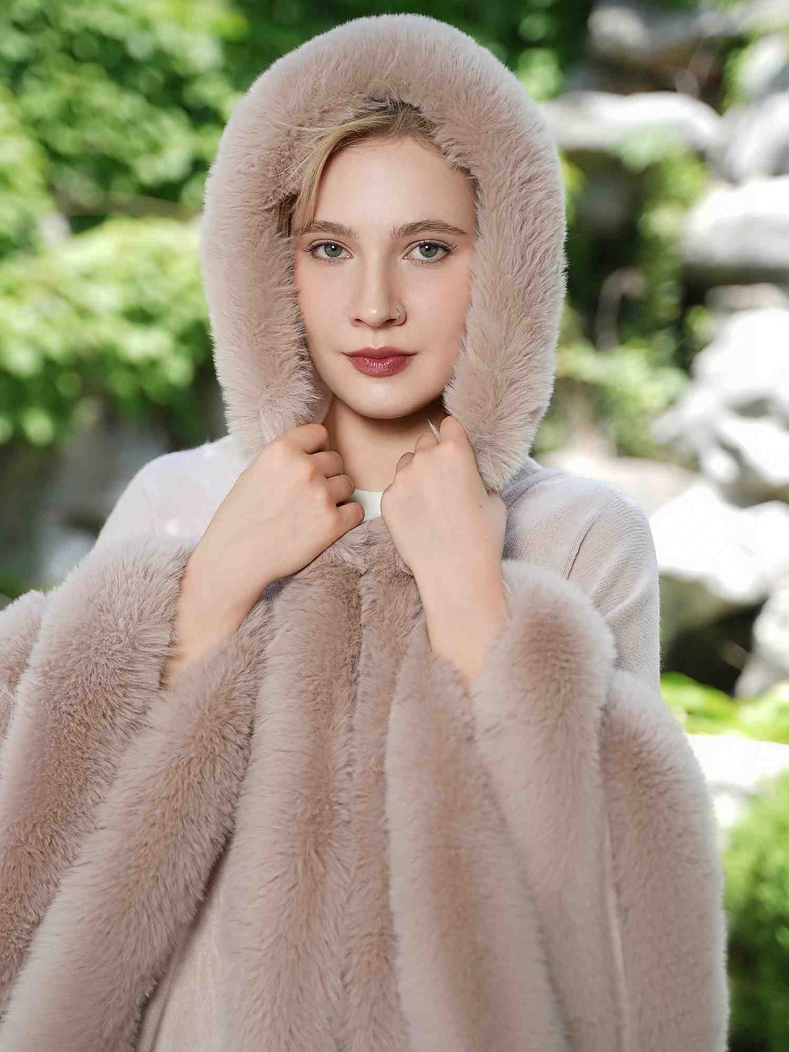 Écharpes en Fausse Fourrure Élégant Garder au Chaud Sans manches Manche Chauve-souris Polyester Boléros de Mariage Avec Couleur unie Pour Occasion Spéciale Automne & Hiver de 2025 ? $74.99 –P15