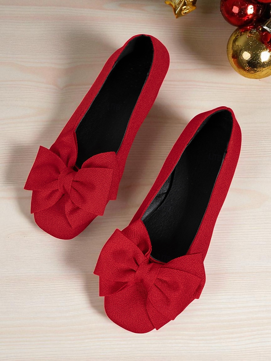 Røde, flate damesko med sløyfe – elegante ballerinasko med slip-on-effekt til julebord, bryllup og hverdagsbruk 2026 - $18.99 –P1