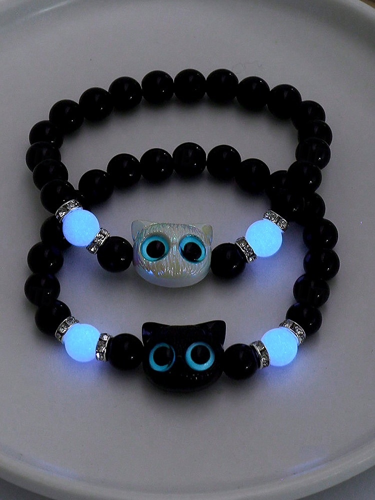 Dámský halloweenský korálkový náramek s kočkou, který svítí ve tmě – roztomilý černobílý strečový náramek s kočičím přívěskem na párty, cosplay a dárky 2026 - $5.99 –P4