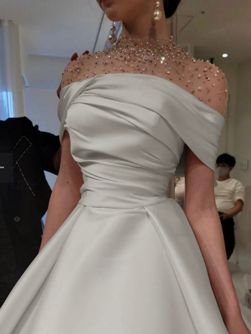 Ligne A Longueur au sol Robes de Bal Robe de Soirée Tenue de soirée Élégant Manche Courte Col Illusion Formel Satin avec Froncé Perlage de 2025 ? $169.99 –P11