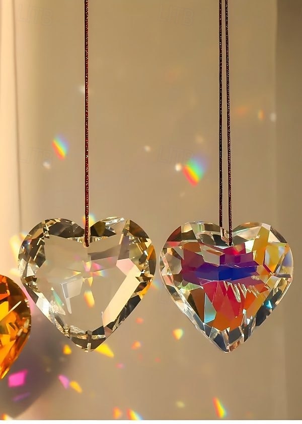5 pezzi di acchiappasole a forma di cuore, prisma, ciondoli di cristallo, decorazioni per lampadari, ornamenti per finestre, acchiappasole, accessori per la casa, da appendere, set regalo con riflessione della luce. del 2026 a $28.99 –P13