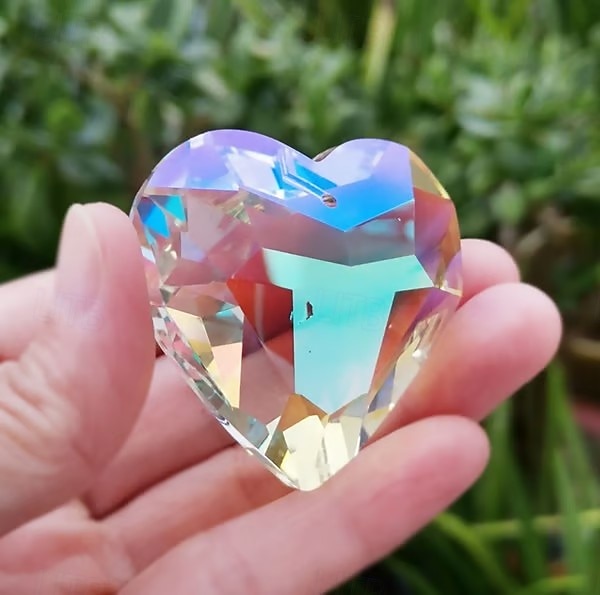 5 pezzi di acchiappasole a forma di cuore, prisma, ciondoli di cristallo, decorazioni per lampadari, ornamenti per finestre, acchiappasole, accessori per la casa, da appendere, set regalo con riflessione della luce. del 2026 a $28.99 –P10