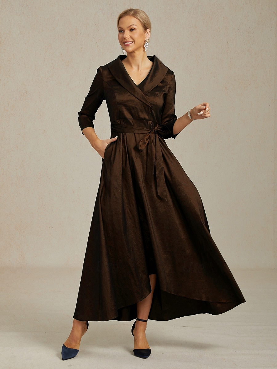Femmes Robe Maxi Robe de Soirée Élégant ancien Coupe régulière Couleur Unie Manche 3/4 Col en V Marron Automne Hiver de 2025 ? $129.99 –P4
