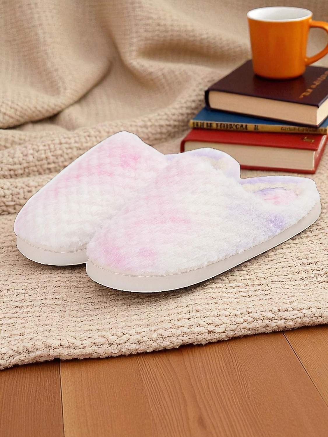 Pantufas femininas tie-dye com estampa de arco-íris e pelúcia – chinelos confortáveis e confortáveis para usar em casa, para dormir na casa ou para usar em casa no inverno de 2025 por $14.99 –P3