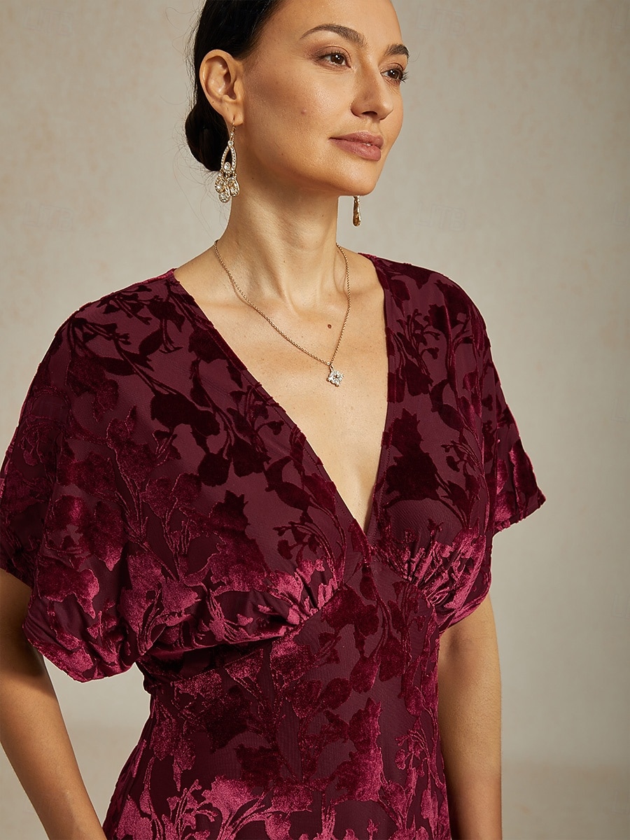 Dam Midiklänning Sheath Dress Elegant party Fest Bröllopsgäst Cocktailfest Normal Ensfärgat Blommig Ärmlös V-hals Rubinrött Sommar Vår Höst Vinter 2025 - €116.82 –P3