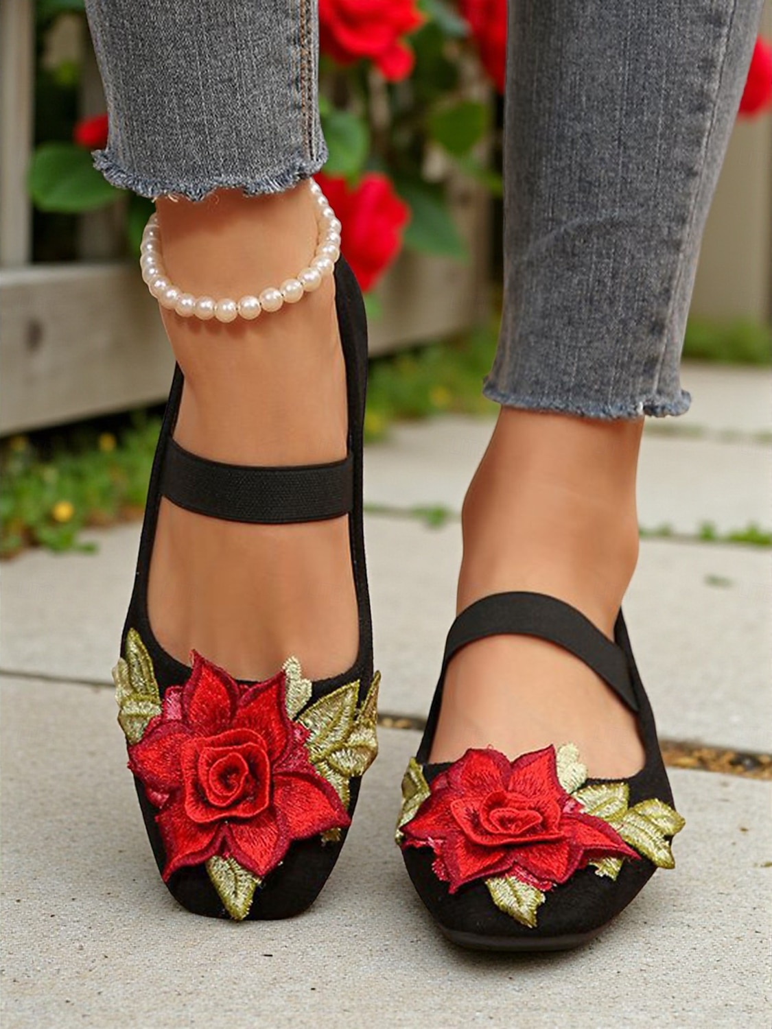 Ballerines Mary Jane de Noël pour femmes – Chaussures à brides brodées de roses en faux daim pour les fêtes et au quotidien de 2026 ? $19.99 –P4