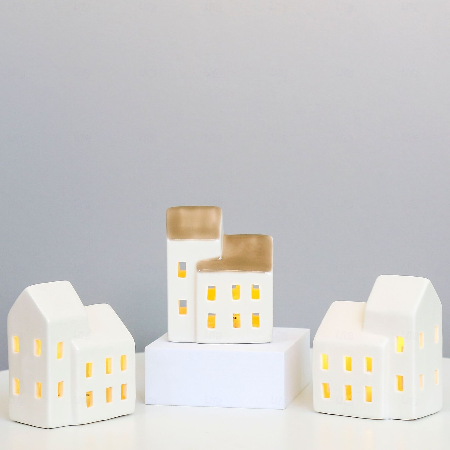 Veilleuse LED électronique creuse en céramique blanche pour Noël, luminaire décoratif d'intérieur, idéal pour un salon, une chambre à coucher, une cuisine, un bureau ou un bureau, avec 3 piles LR44 de 2025 ? $9.99 –P3