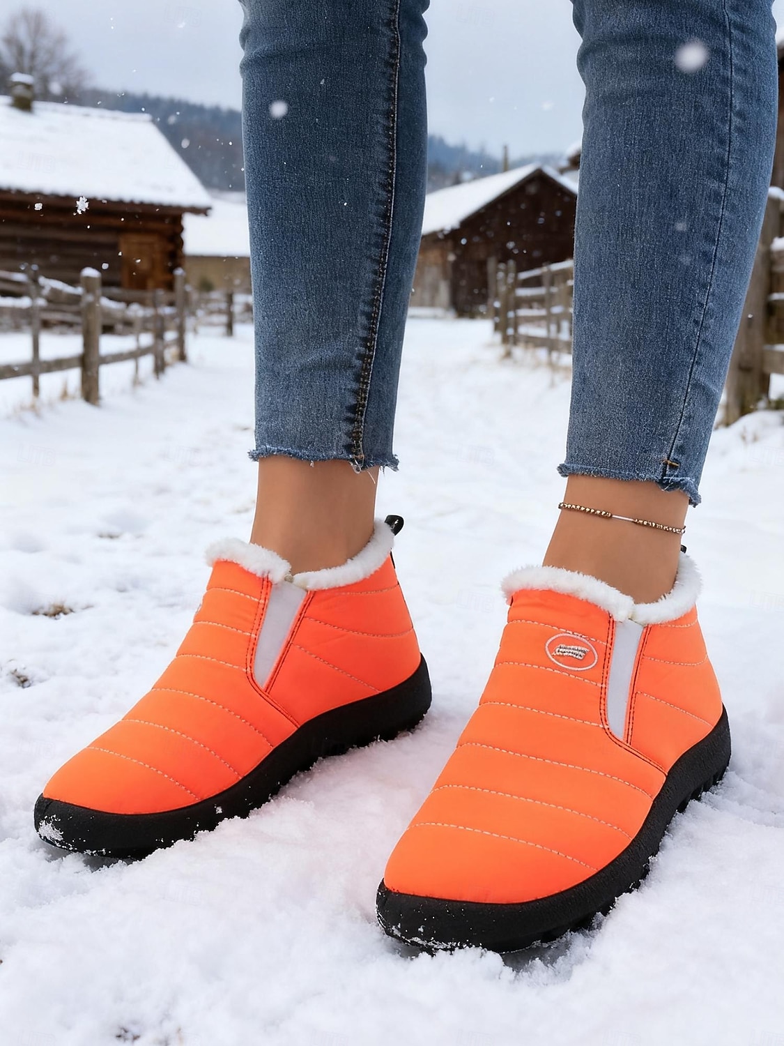 stivali da neve impermeabili arancioni da donna con calda fodera in peluche, scarpe invernali leggere e slip-on per il freddo all'aperto e in stile Halloween del 2026 a $19.99 –P2
