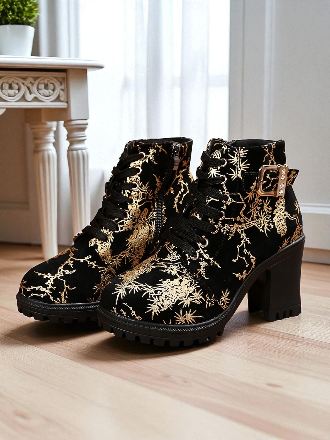 Botas de cano curto pretas femininas – botas de combate de salto alto e grosso com bordado dourado e detalhe de fivela para festas, saídas à noite e moda streetwear de 2026 por $42.99 –P2