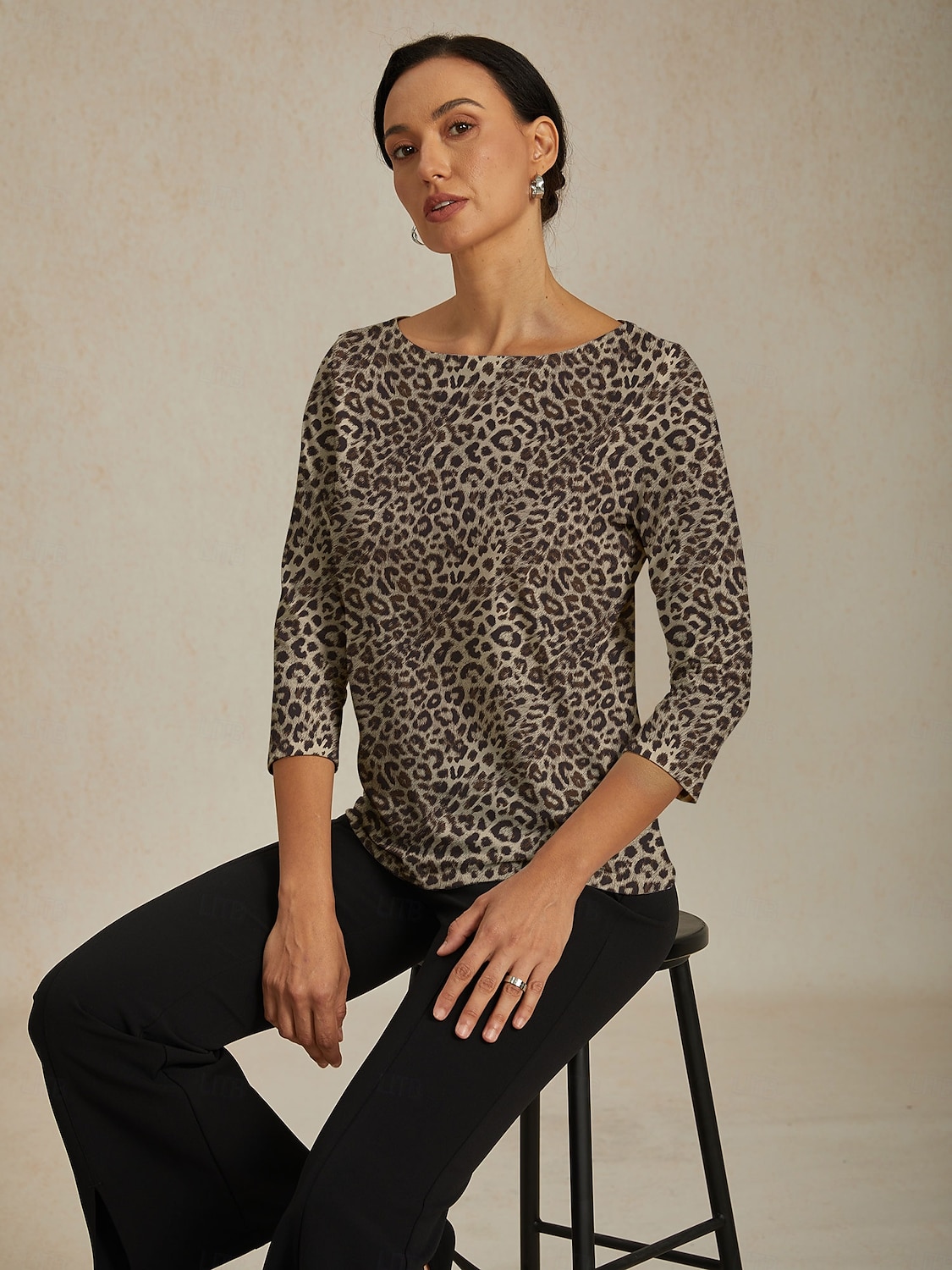 Dámský top s leopardím potiskem – elegantní halenka s kulatým výstřihem a tříčtvrtečními rukávy, elastická slim fit košile pro volný čas do práce, na denní nošení i na večer 2025 - $51.99 –P1