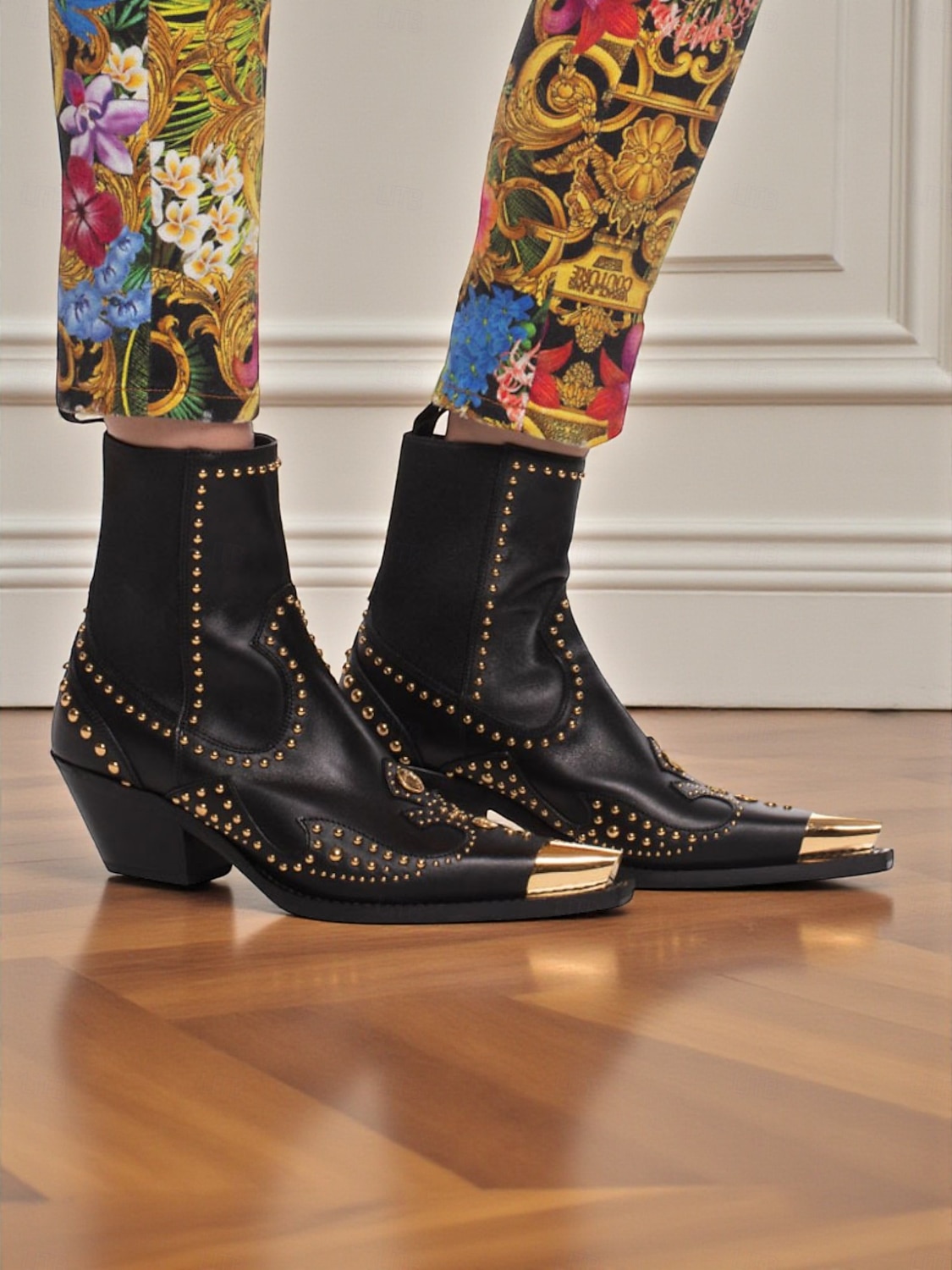 2025年 ゴールドのスタッズとメタルトゥが付いたレディースのブラックレザーウエスタンアンクルブーツ - ファッションストリートウェアやパーティーに最適なカウボーイスタイルのチャンキーヒールブーツ  コレクション – $109.99 –P1