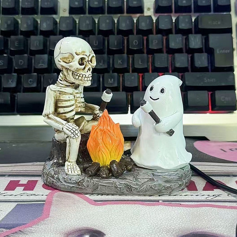 2025年 スケルトンとゴーストの焚き火ナイトランプ、ハロウィンのかわいいゴースト、キャンプファイヤー、マシュマロを焼く、ちらつくナイトライト、不気味なゴーストランプ、寝室、テーブル、ホームデコレーション用  コレクション – $24.99 –P3