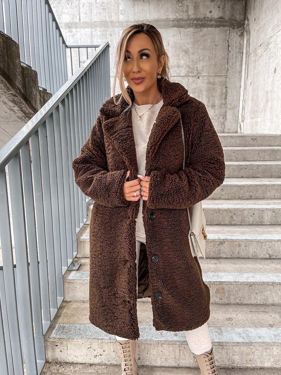 Dam Sherpajacka Bekväm Andningsfunktion Knappar Elegant Ledigt Slät Semester Gata Ledigt Dagliga kläder Enkelknäppt Lång Huva Normal Långärmad Ytterkläder Brun Kaki Beige Vår Höst 2025 - $34.99 –P5