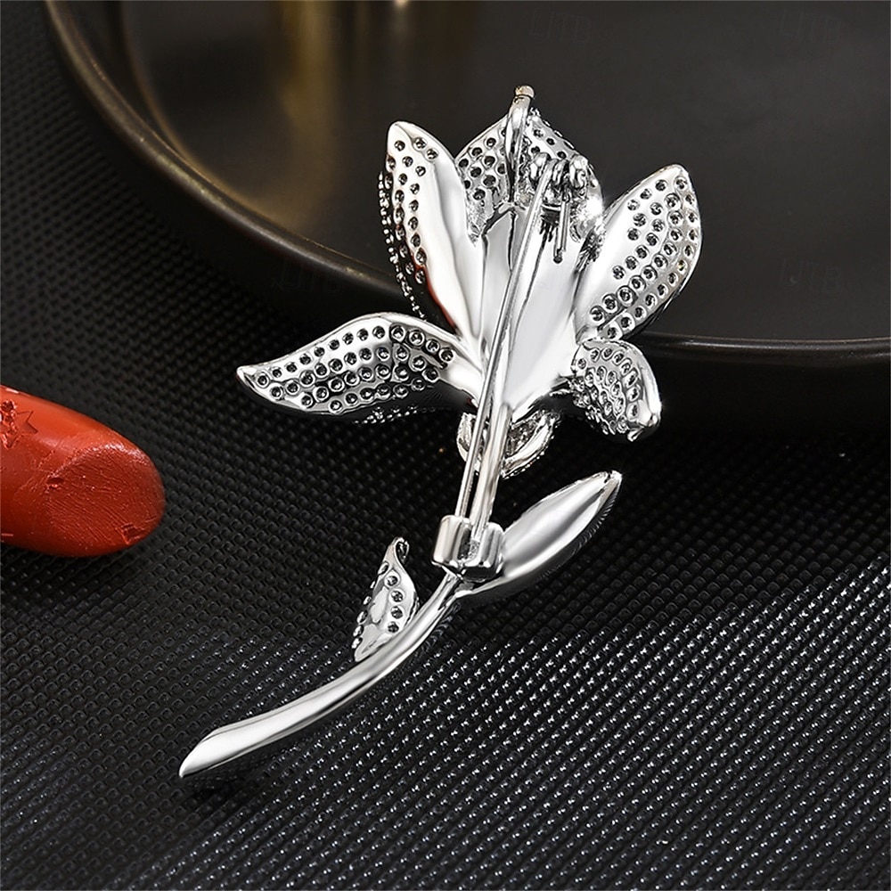 Spille Classico Retrò Fiore Elegante Moda Personalizzato Semplice Lusso Spilla Gioielli Argento Per Matrimonio Feste Regalo Fidanzamento Balli di fine anno Festival del 2025 a $34.99 –P6