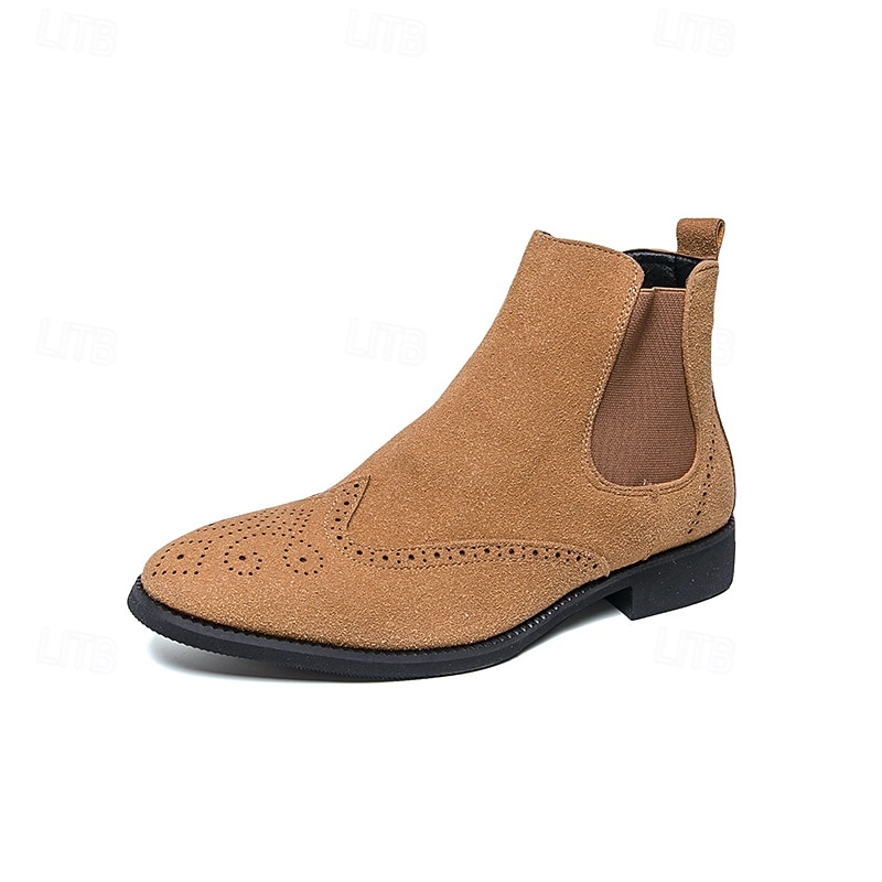 Férfi barna színű, velúr stílusú, bebújós, rugalmas oldalsó szabással rendelkező chelsea csizma, elegáns hétköznapokra, partikra és munkába egyaránt. 2025 - $54.99 –P1