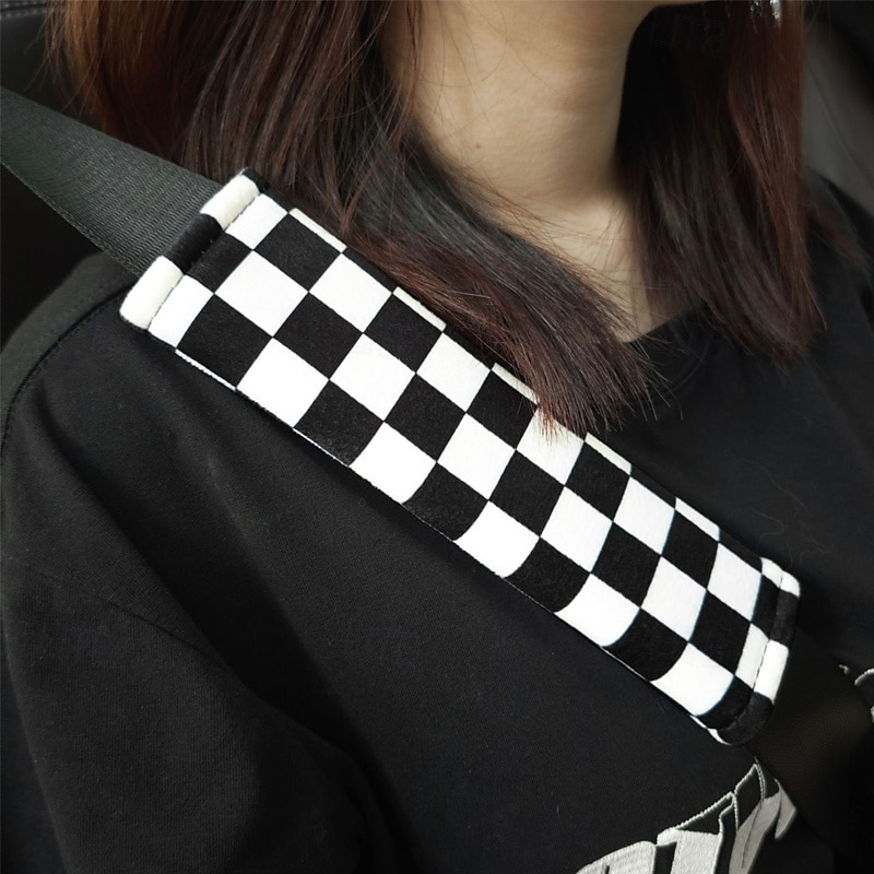 2 pezzi di spallacci universali per cintura di sicurezza per auto, copricinture di sicurezza in tessuto a scacchi bianchi e neri per conducente e passeggero, accessori per interni auto del 2025 a $12.99 –P7