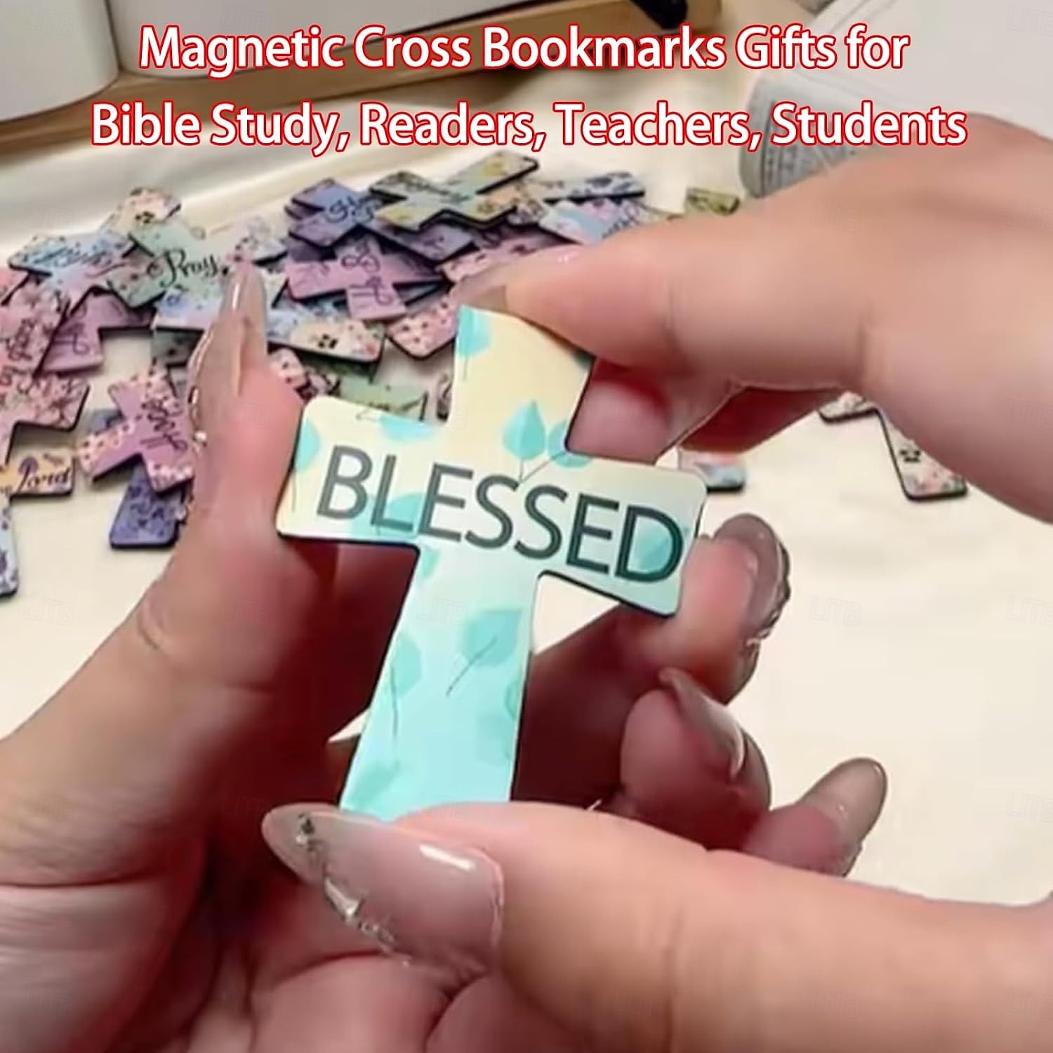 Marcadores magnéticos con forma de cruz (12, 16 y 24 unidades), ideales para el estudio bíblico, lectores, profesores y estudiantes. 2025 - $9.99 –P8
