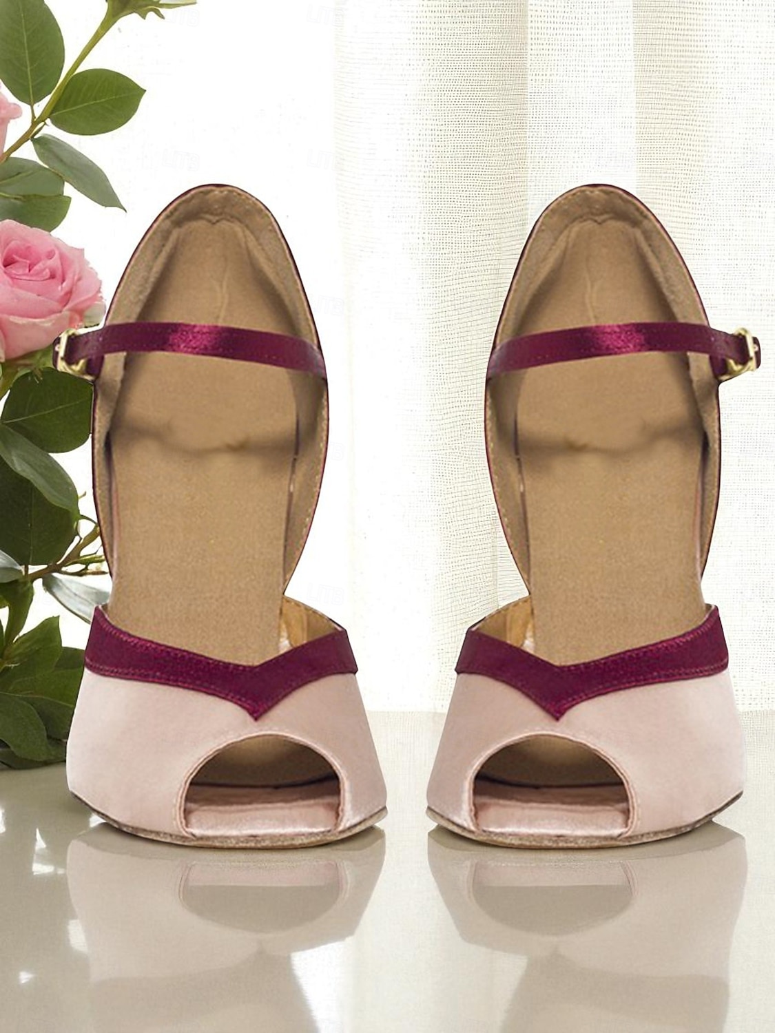 Damesko fra 1920-tallet med gatsby-sausko i sateng og latinamerikansk stil, vintage peep toe-sko med høy hæl og stropper, til selskapsdans og festarrangementer. 2026 - $64.99 –P5