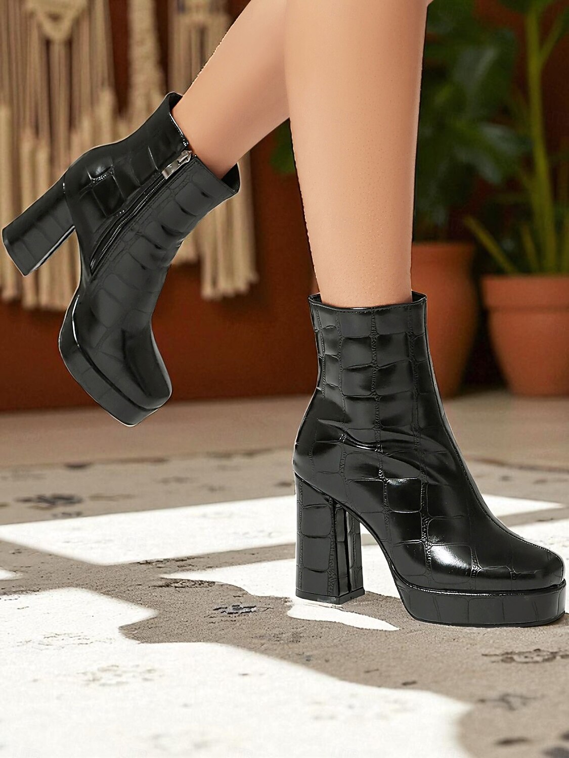 Bottines à plateforme en similicuir marron pour femme, effet croco, talon bloc, style rétro avec fermeture éclair latérale, idéales pour les fêtes, le streetwear et les tenues automne-hiver de 2025 ? $69.99 –P2