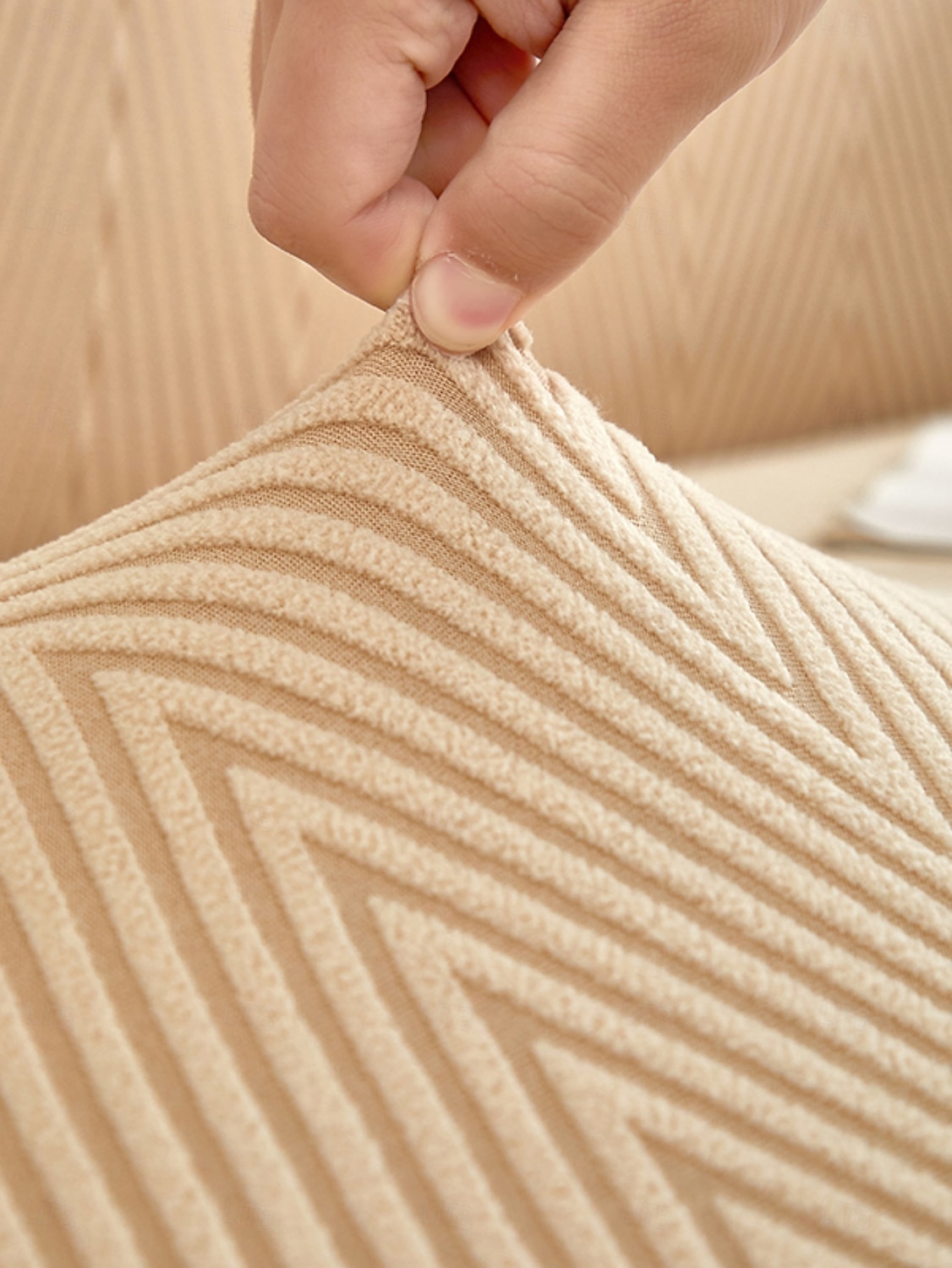 غطاء أريكة من المخمل الجاكار بتصميم متعرج للحيوانات الأليفة، غطاء أريكة مناسب للحيوانات الأليفة، غطاء أريكة فاخر مزخرف غير قابل للانزلاق ومضاد للخدش للقطط لجميع المواسم لغرفة المعيشة وغرفة النوم 2025 - $35.99 –P7