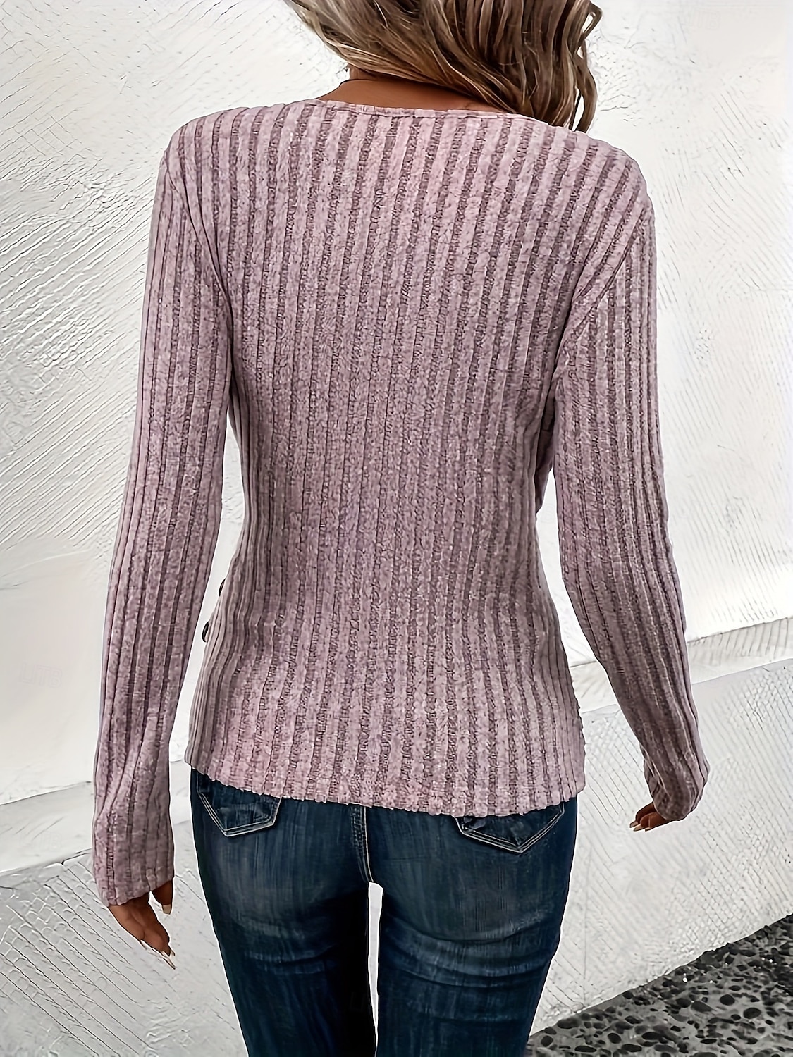 Femmes Chemisier Couleur Unie Élégant Basique Occasionnel manche longue Col en V Hauts Réguliers Quotidien Bleu Noir Vert Véronèse Violet Printemps Automne Hiver de 2026 ? $27.99 –P3