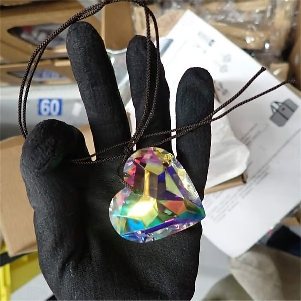 5 pezzi di acchiappasole a forma di cuore, prisma, ciondoli di cristallo, decorazioni per lampadari, ornamenti per finestre, acchiappasole, accessori per la casa, da appendere, set regalo con riflessione della luce. del 2026 a $28.99 –P7